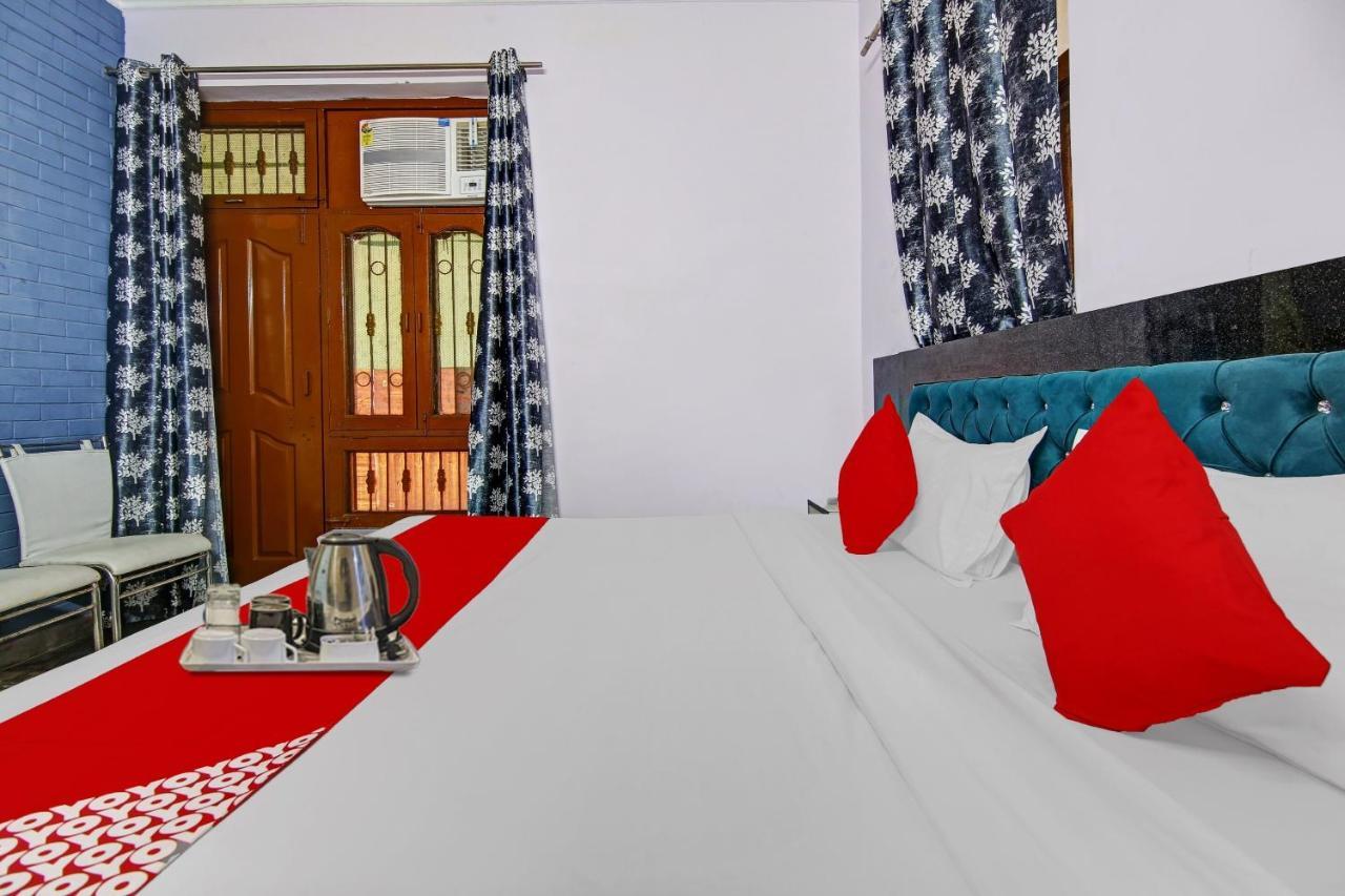 Oyo Galaxy Plaza Otel Ghaziabad Dış mekan fotoğraf