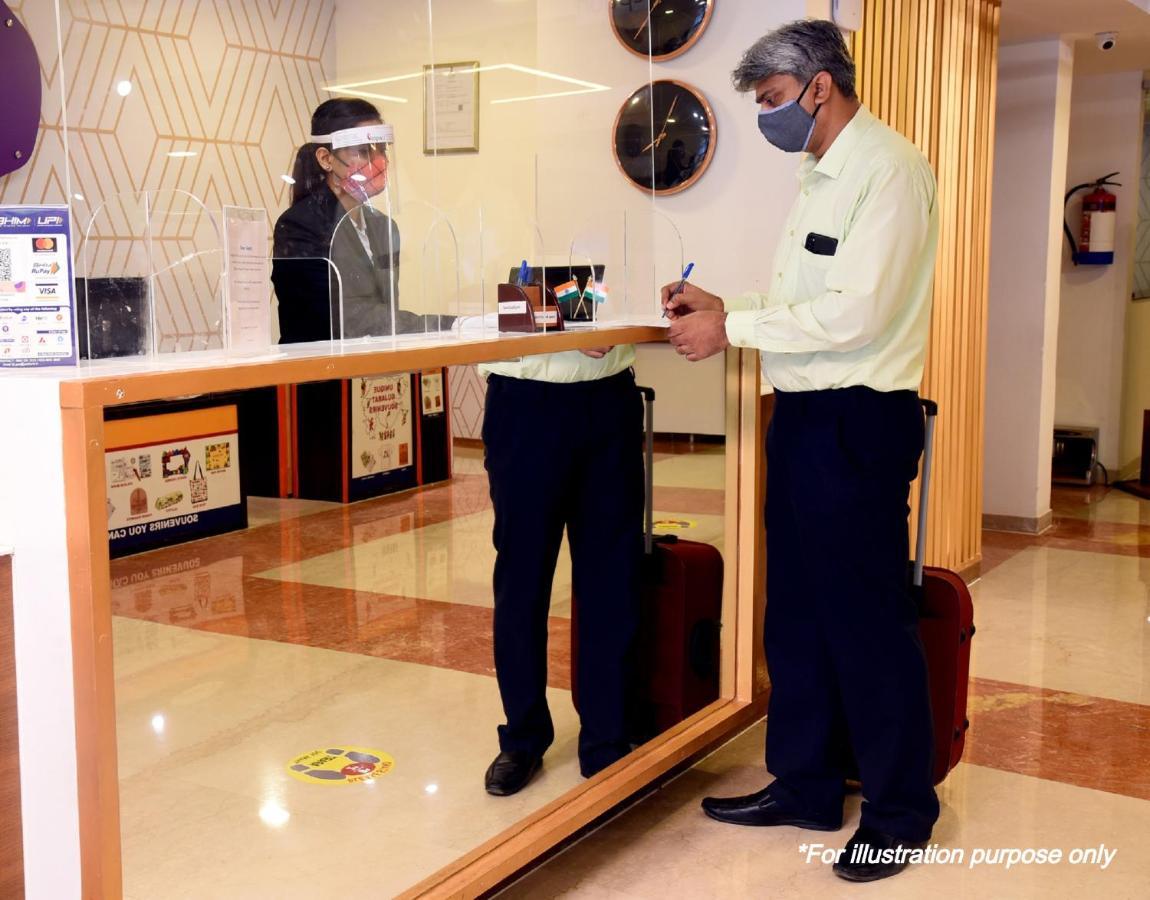 Oyo Galaxy Plaza Otel Ghaziabad Dış mekan fotoğraf