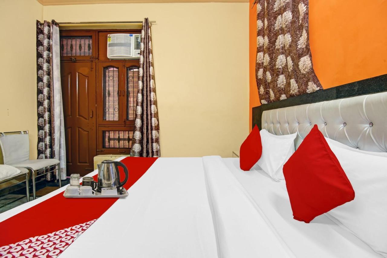 Oyo Galaxy Plaza Otel Ghaziabad Dış mekan fotoğraf