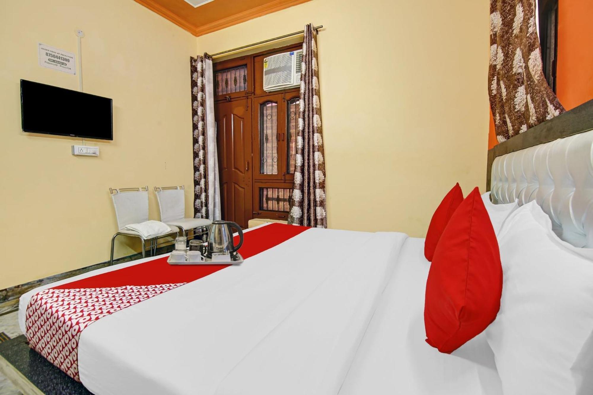Oyo Galaxy Plaza Otel Ghaziabad Dış mekan fotoğraf